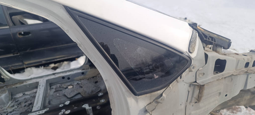 Форточка кузова правая передняя Toyota Prius 2009 NHW20 1NZFXE