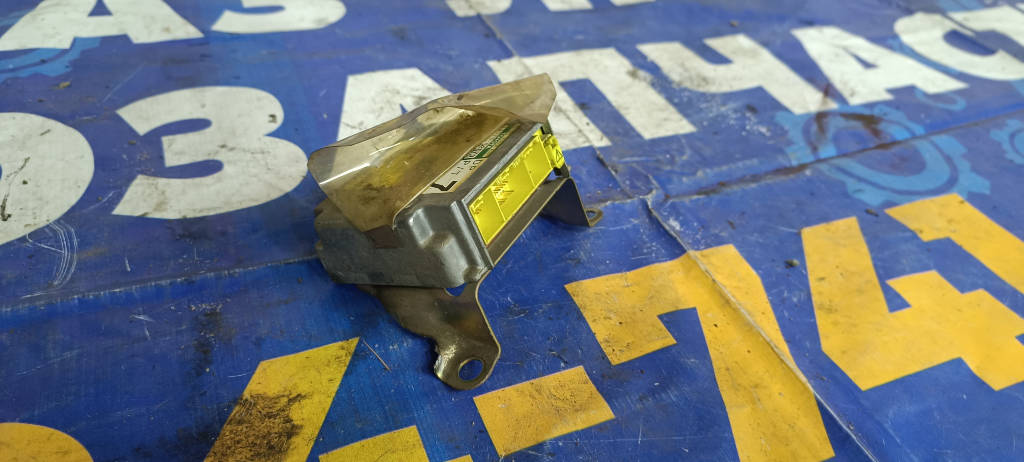 Блок управления airbag 8917052070 Toyota Platz 2000 SCP11 1SZFE