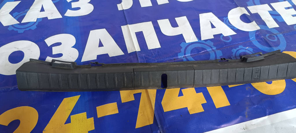 Накладка багажника задняя Toyota Prius 2009 NHW20 1NZFXE