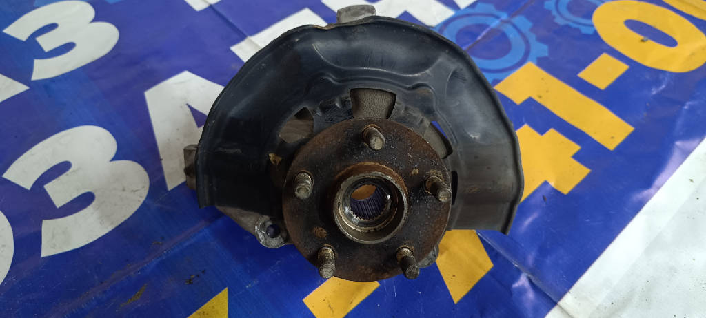 Ступица левая передняя 4351047010 Toyota Prius 2009 NHW20 1NZFXE
