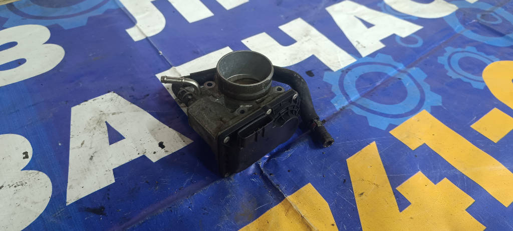Заслонка дроссельная 2203022041 Toyota Wish 2003 ZNE14 1ZZFE