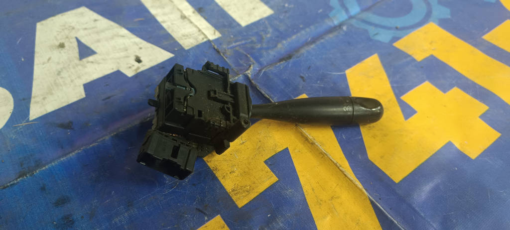 Блок подрулевых переключателей правый 8414012510 Toyota Platz 2000 SCP11 1SZFE