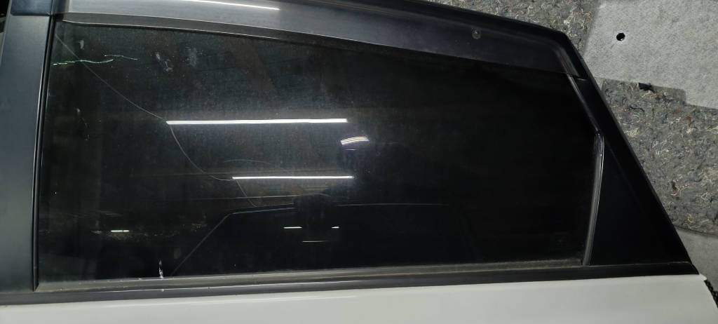 Стекло боковое левое заднее Toyota Prius 2009 NHW20 1NZFXE