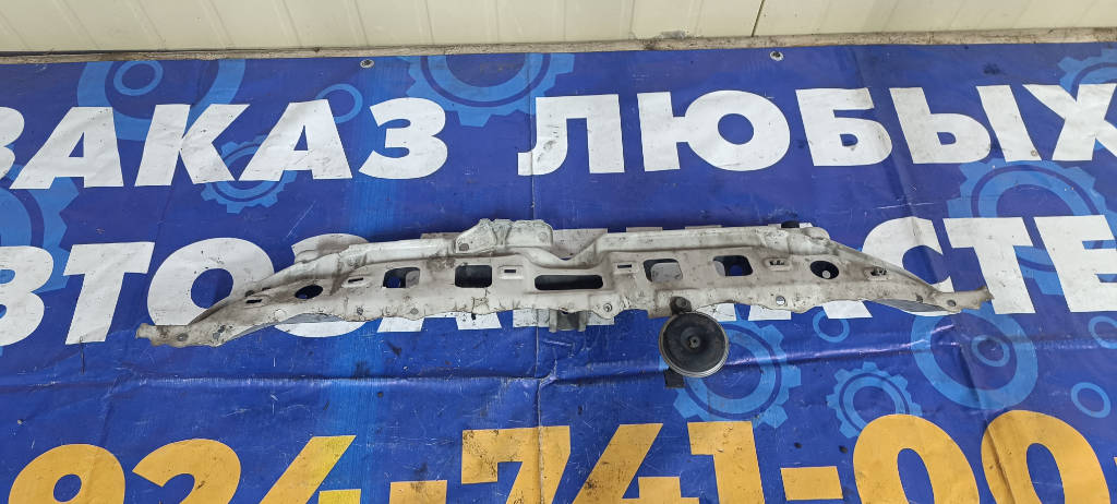 Рамка радиатора 5320552090 Toyota Vitz 2010 KSP90 1KRFE