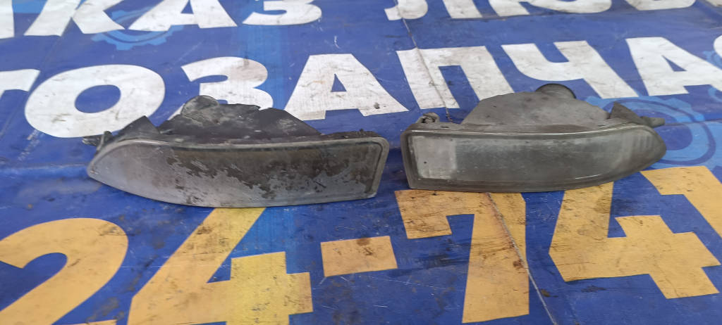 Фара противотуманная 8122112160 Toyota Corolla 2005 NZE121 1NZFE