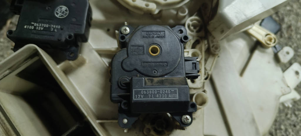 Сервопривод заслонки воздухозабора Toyota Prius 2009 NHW20 1NZFXE