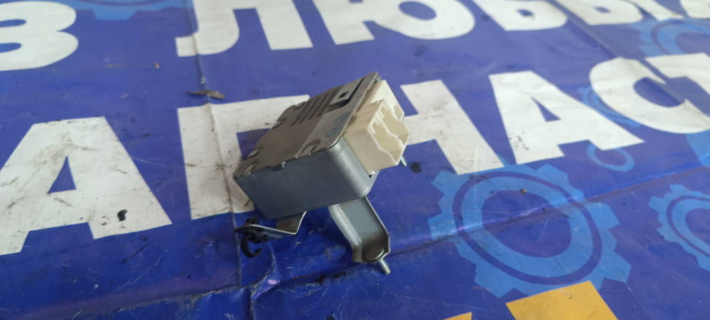 Блок управления рулевой рейкой 8965052380 Toyota Vitz 2010 KSP90 1KRFE