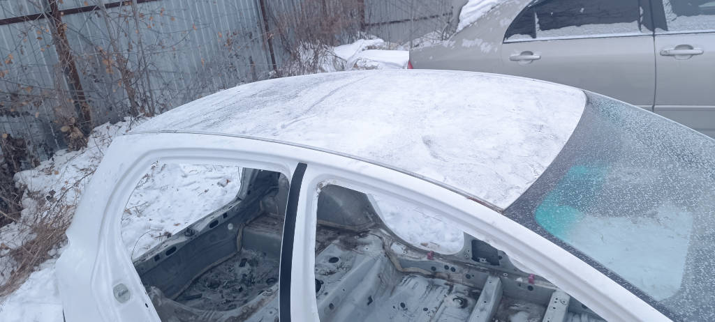 Крыша цвет белый Toyota Vitz 2010 KSP90 1KRFE