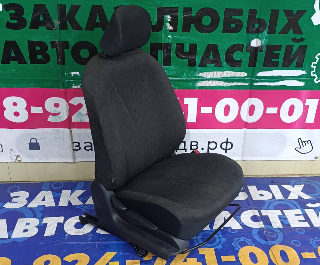 Сиденье правое переднее Toyota Vitz 2010 KSP90 1KRFE