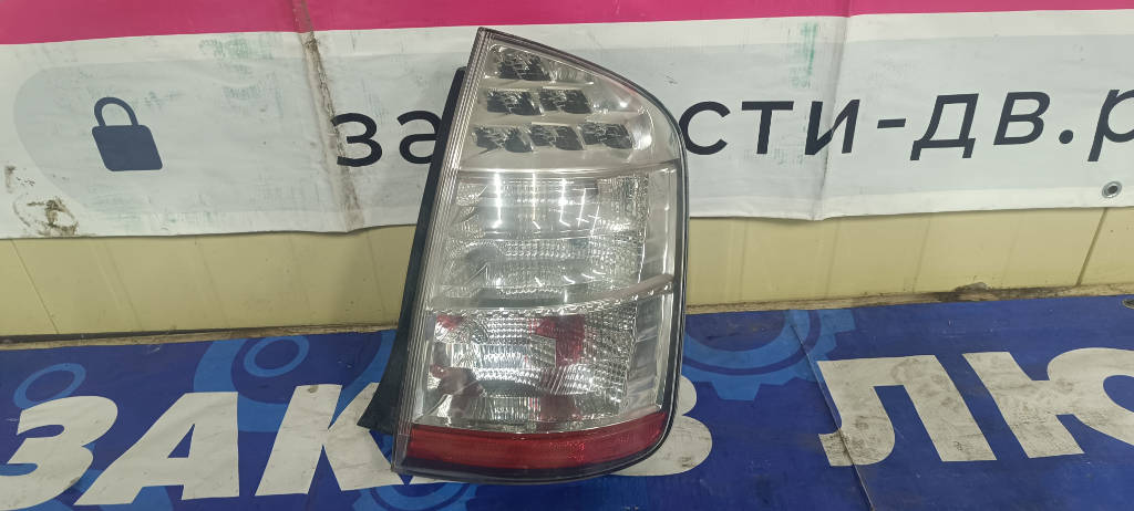 Стоп-сигнал правый Toyota Prius 2009 NHW20 1NZFXE