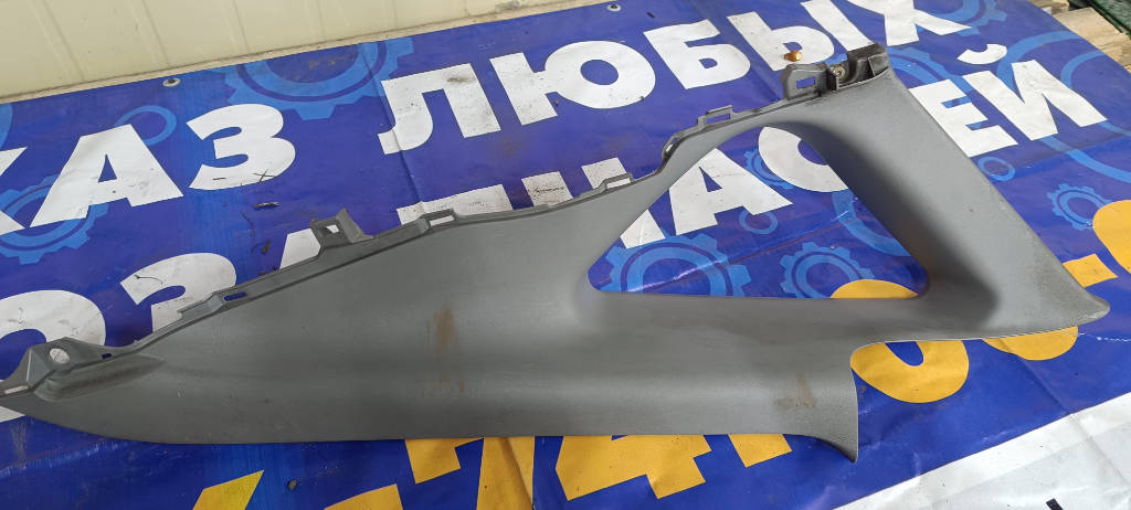 Накладка на стойку правая задняя 6247047060 Toyota Prius 2009 NHW20 1NZFXE