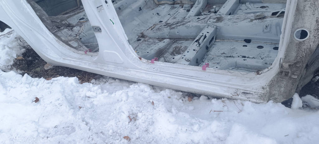 Порог кузовной цельный правый Toyota Vitz 2010 KSP90 1KRFE