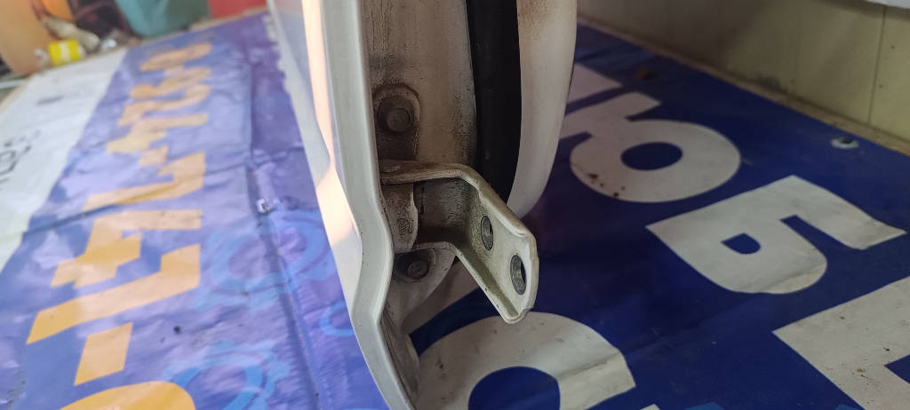 Крепление двери правая задняя Toyota Prius 2009 NHW20 1NZFXE