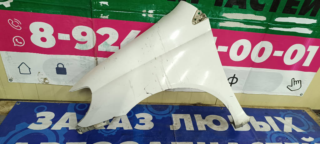 Крыло левое переднее 5381252040 Toyota Platz 2000 SCP11 1SZFE
