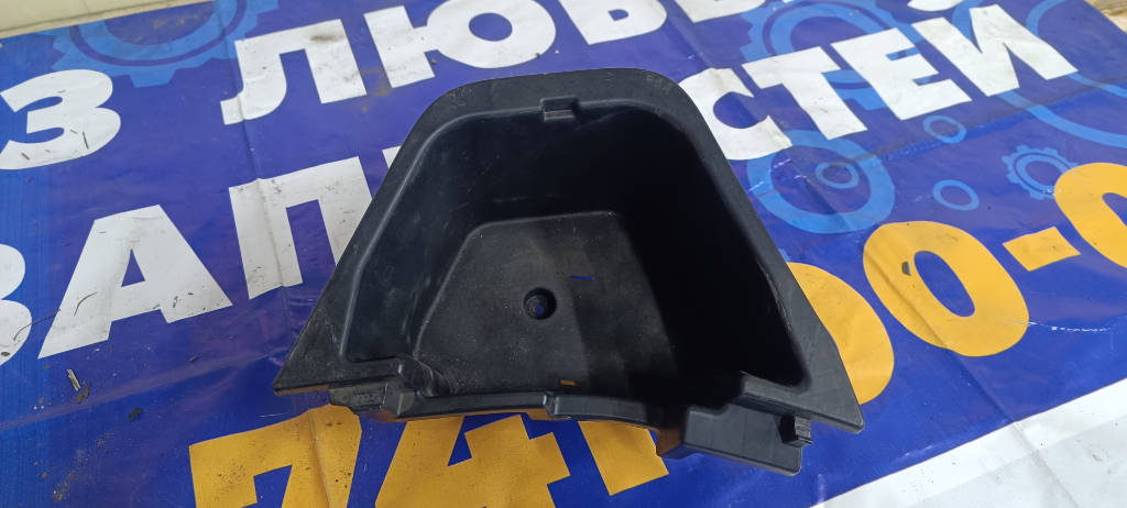 Ящик багажника левый 6499747010 Toyota Prius 2009 NHW20 1NZFXE