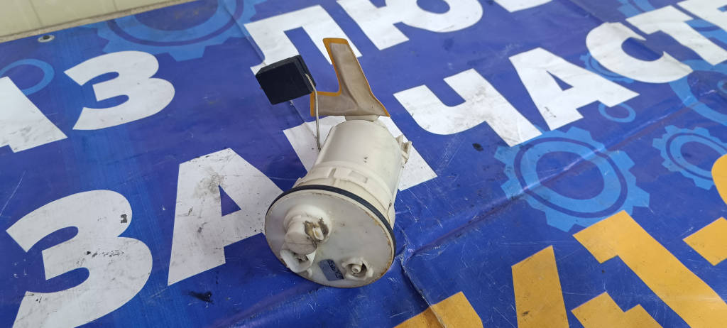 Насос топливный 7702012460 Toyota Corolla 2005 NZE121 1NZFE