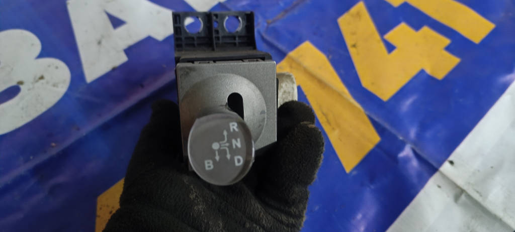 Селектор КПП, кулиса КПП 3356047013 Toyota Prius 2009 NHW20 1NZFXE
