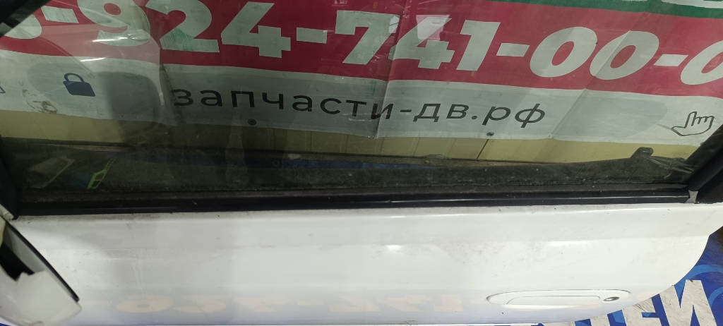 Накладка на боковую дверь левая передняя Toyota Platz 2000 SCP11 1SZFE