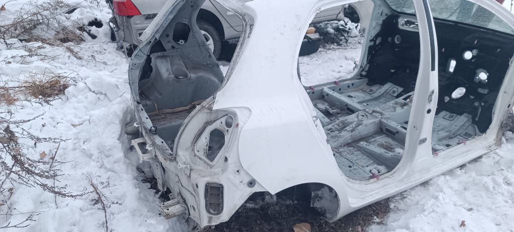 Крыло правое заднее Toyota Vitz 2010 KSP90 1KRFE