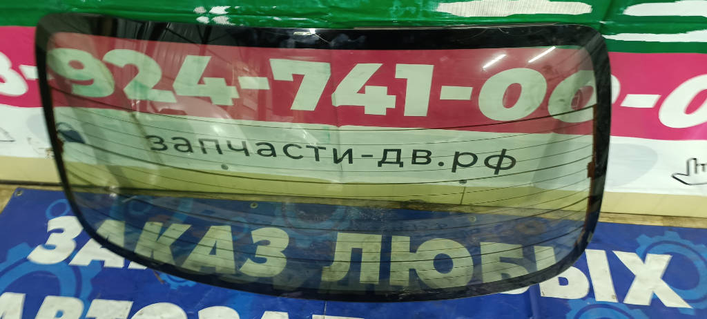 Стекло заднее Toyota Platz 2000 SCP11 1SZFE