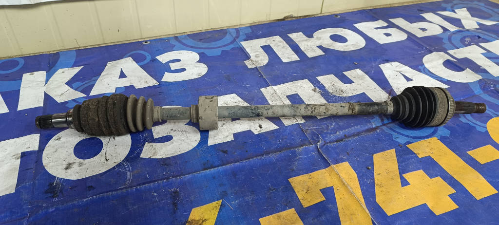 Привод, полуось правая передняя 4341052040 Toyota Platz 2000 SCP11 1SZFE