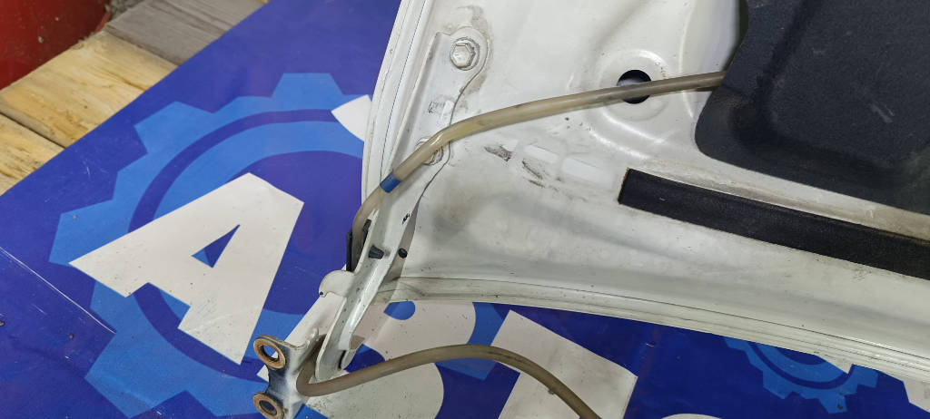 Крепление капота левое и правое 5341047040 Toyota Prius 2009 NHW20 1NZFXE