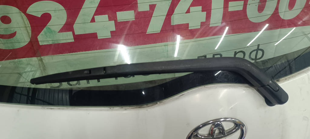 Дворник двери багажника Toyota Vitz 2010 KSP90 1KRFE