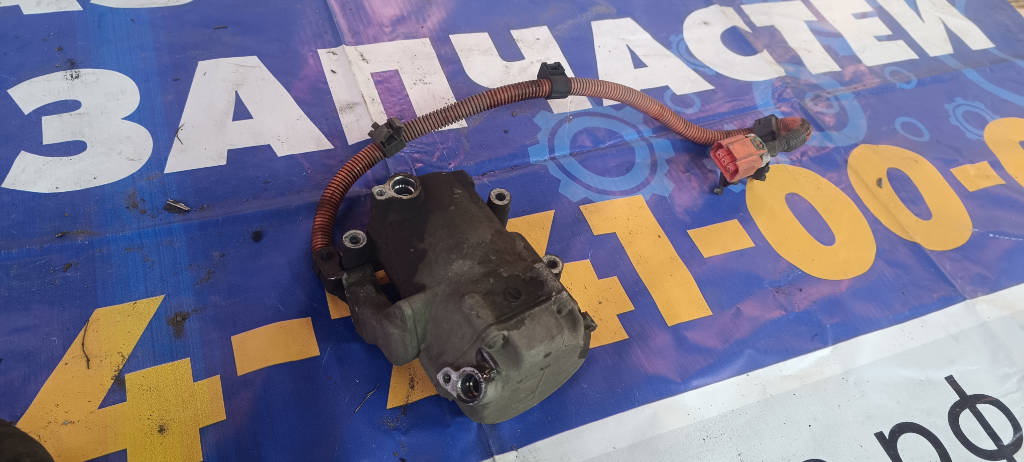 Компрессор кондиционера 042000196 Toyota Prius 2009 NHW20 1NZFXE