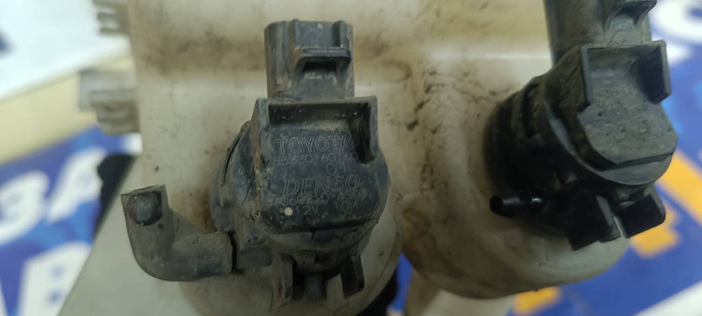 Насос омывателя 8533060160 Toyota Vitz 2010 KSP90 1KRFE