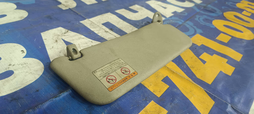 Козырек солнцезащитный левый 7432052011B0 Toyota Platz 2000 SCP11 1SZFE