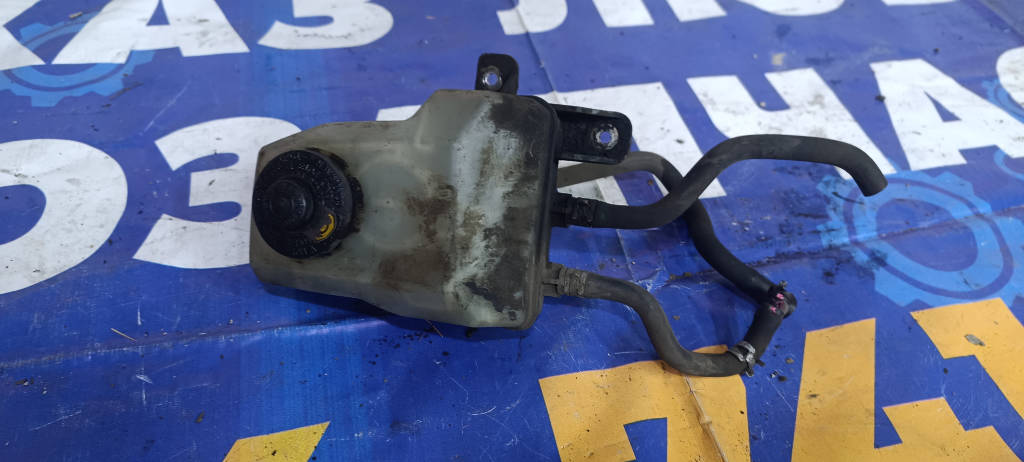 Бачок для тормозной жидкости 4722047030 Toyota Prius 2009 NHW20 1NZFXE