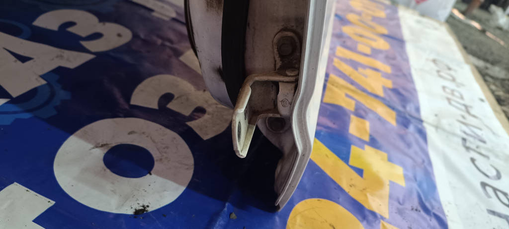 Крепление двери левая задняя Toyota Prius 2009 NHW20 1NZFXE