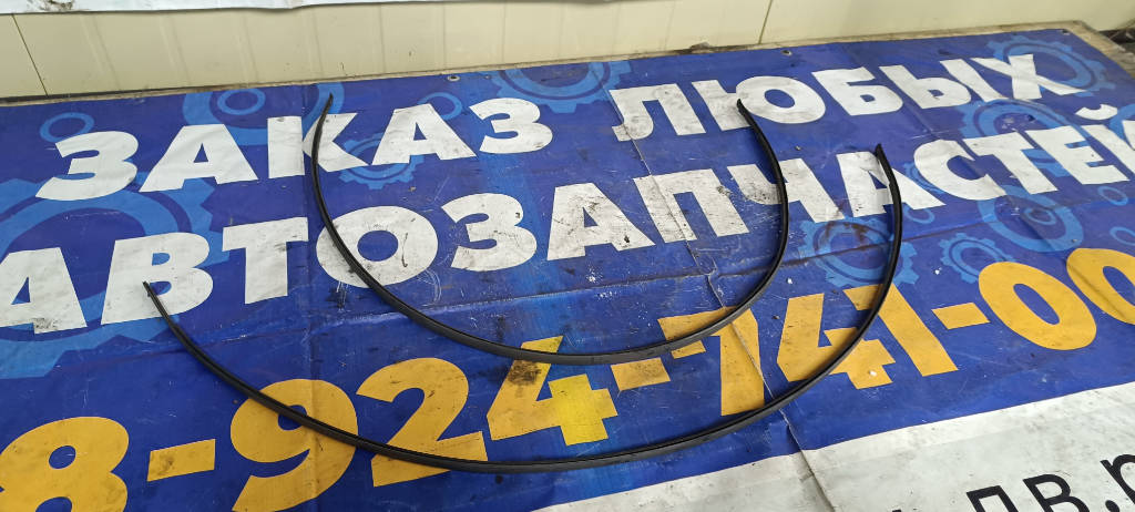 Молдинг крыши левый и правый Toyota Platz 2000 SCP11 1SZFE
