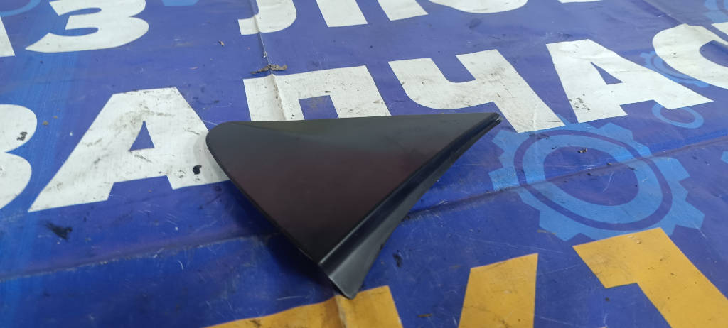 Уголок крыла левая 6011852030 Toyota Vitz 2010 KSP90 1KRFE