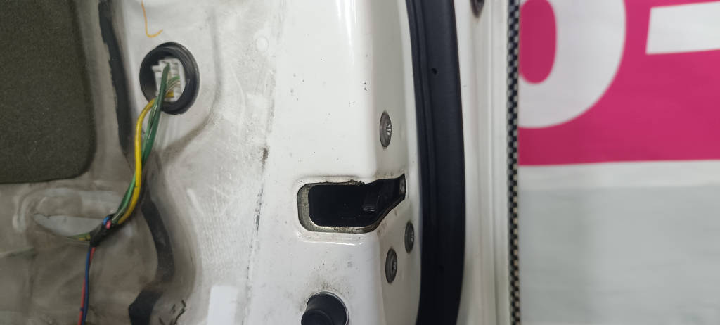 Замок двери правая передняя Toyota Prius 2009 NHW20 1NZFXE