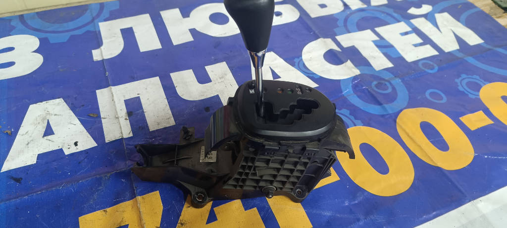 Селектор КПП, кулиса КПП 3356052180 Toyota Vitz 2010 KSP90 1KRFE
