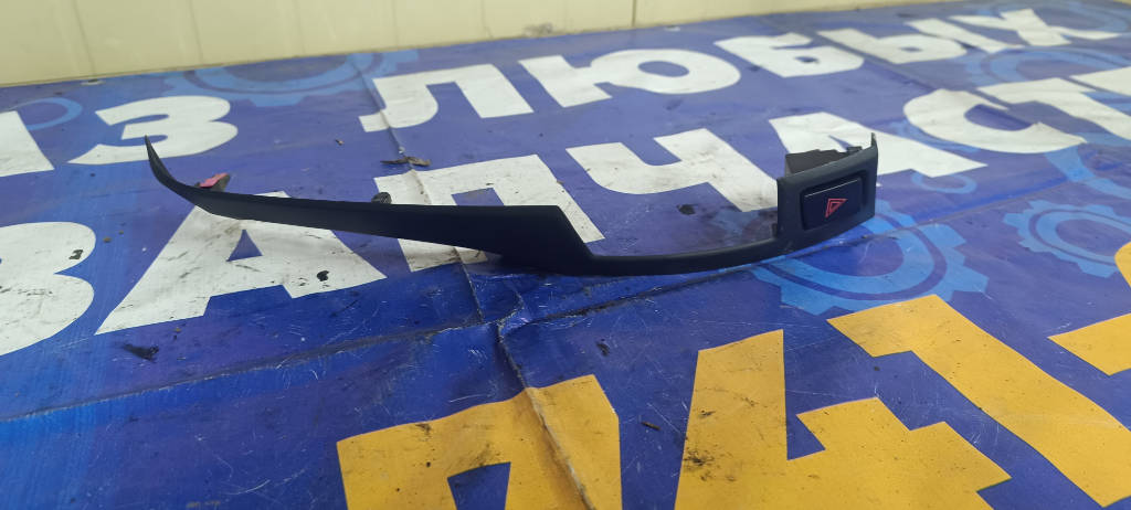 Накладка консоли торпедо правая Toyota Vitz 2010 KSP90 1KRFE