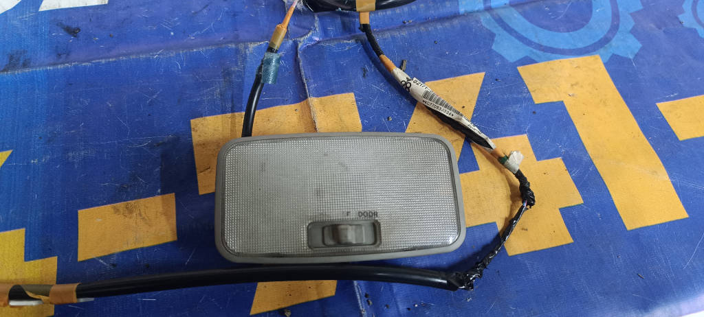 Светильник салона 8136668010 Toyota Vitz 2010 KSP90 1KRFE