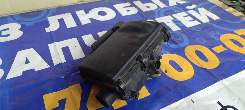 Корпус воздушного фильтра 1001406970 Toyota Prius 2009 NHW20 1NZFXE