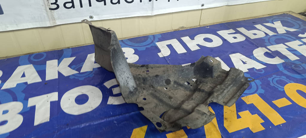 Защита двигателя правый 5144152250 Toyota Vitz 2010 KSP90 1KRFE