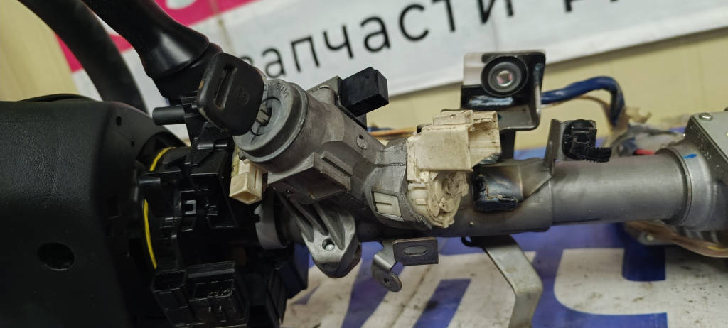 Замок зажигания 4528022510 Toyota Vitz 2010 KSP90 1KRFE