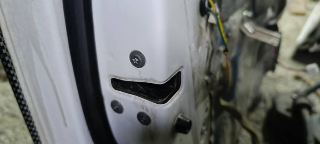 Замок двери левая передняя Toyota Prius 2009 NHW20 1NZFXE