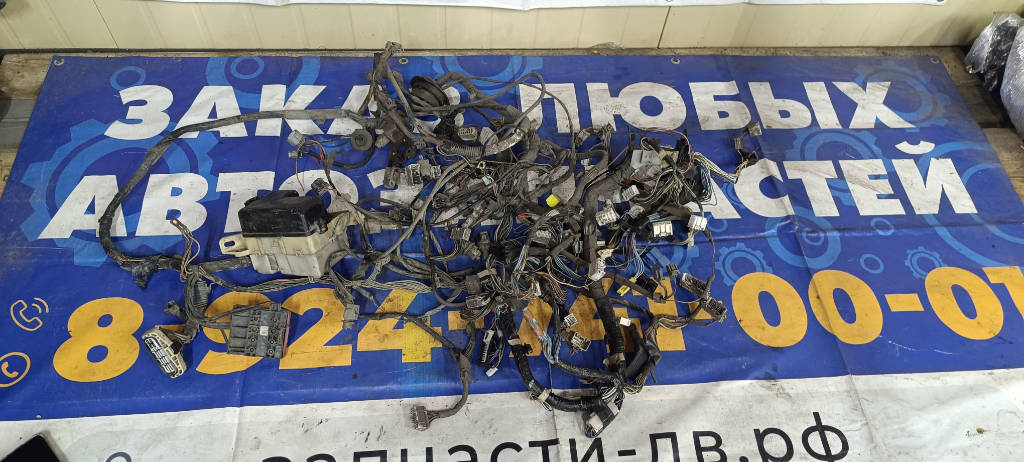 Проводка вся ДВС и салон Toyota Platz 2000 SCP11 1SZFE