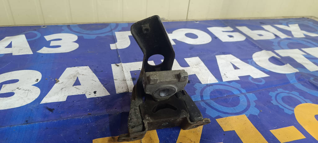 Подушка двигателя левый 1237240020 Toyota Vitz 2010 KSP90 1KRFE