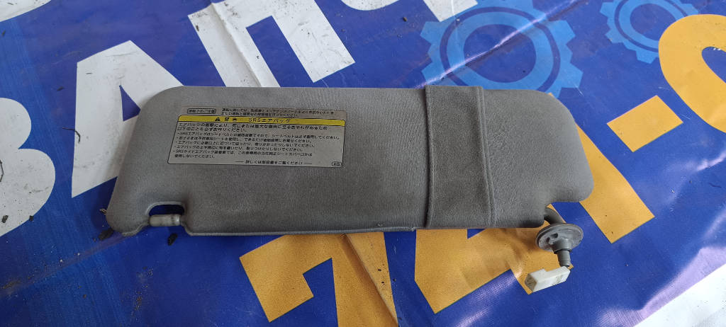 Козырек солнцезащитный правый Toyota Prius 2009 NHW20 1NZFXE