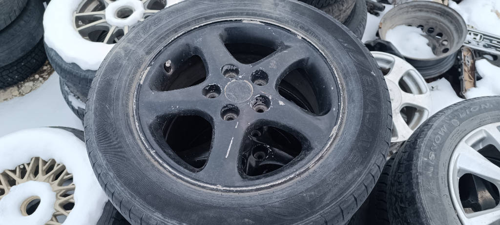 Комплект литья с летней резиной 215/60R16