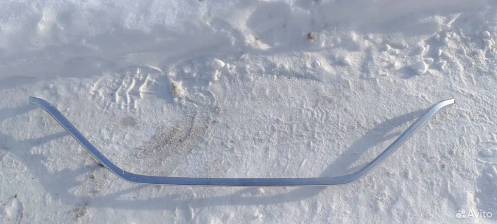 Молдинг бампера передний Toyota Crown RS ARS220