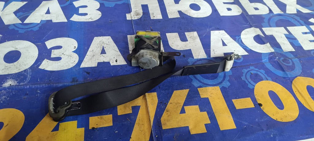 Ремень безопасности левая передняя Toyota Vitz 2010 KSP90 1KRFE