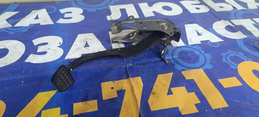 Педаль тормоза Toyota Vitz 2010 KSP90 1KRFE