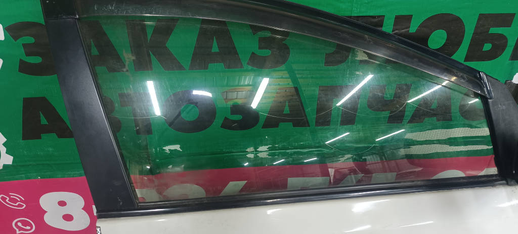 Стекло боковое правое переднее Toyota Prius 2009 NHW20 1NZFXE
